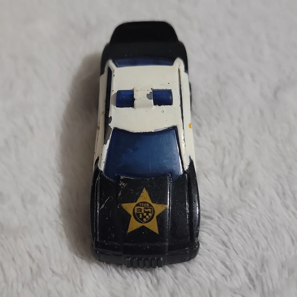 Vintage 1993 Hot Wheels police car